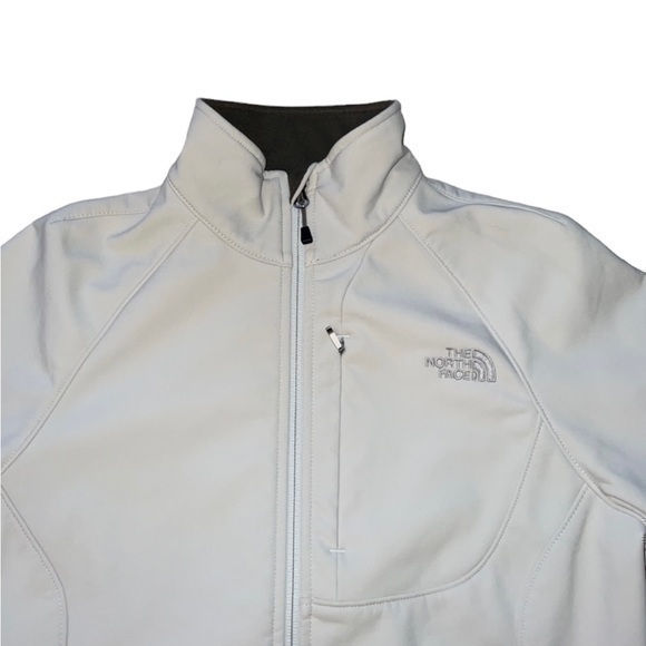 The North Face White/Cream Soft Shell Jacket - Picture 4 of 11